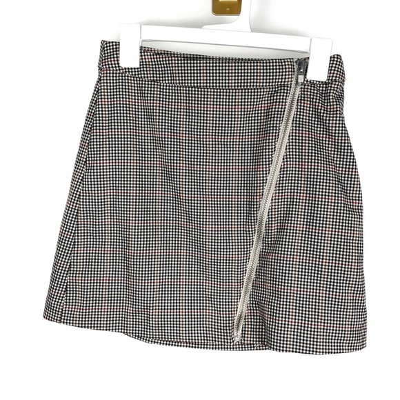 Arizona Jean Company Dresses & Skirts - Arizona Jean Co Full Asymmetrical Zipper Black & Red Plaid Mini Skirt | Size 7